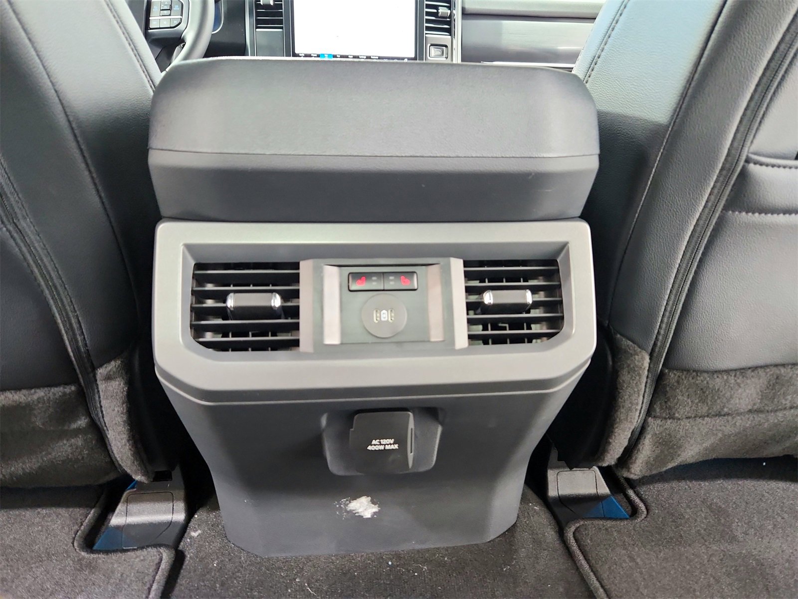 New 2026 Ford F250 Lariat w/ Black Appearance Package image 38