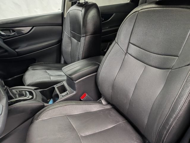 Used 2017 Nissan Rogue SL w/ SL Premium Package image 10