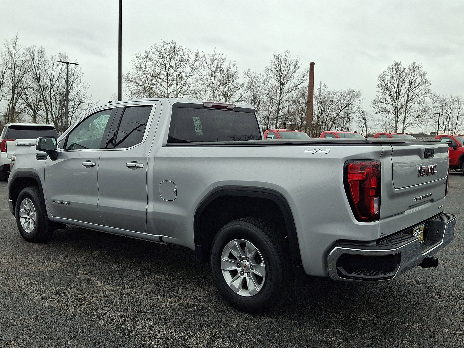 Used 2022 GMC Sierra 1500 SLE image 5