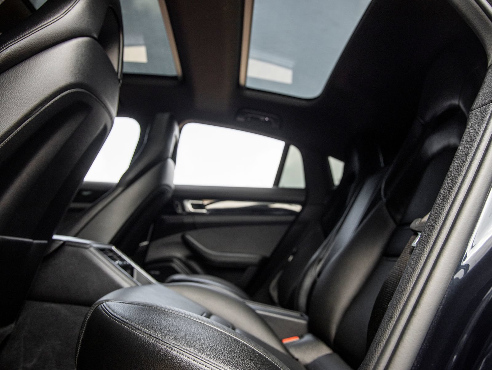 Certified 2018 Porsche Panamera 4 AWD/4WD image 32