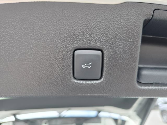 New 2025 Ford Escape SE w/ Class II Trailer Tow Package image 8