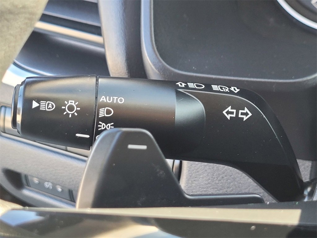 Used 2023 Nissan Rogue SV image 27