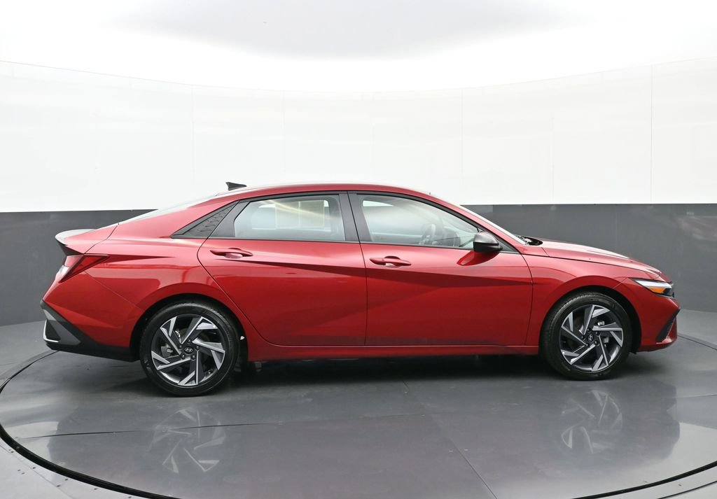 Certified 2025 Hyundai Elantra Sport image 3