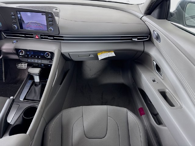 Used 2025 Hyundai Elantra Sport FWD image 35