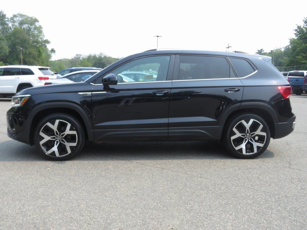 Used 2022 Volkswagen Taos SEL image 9