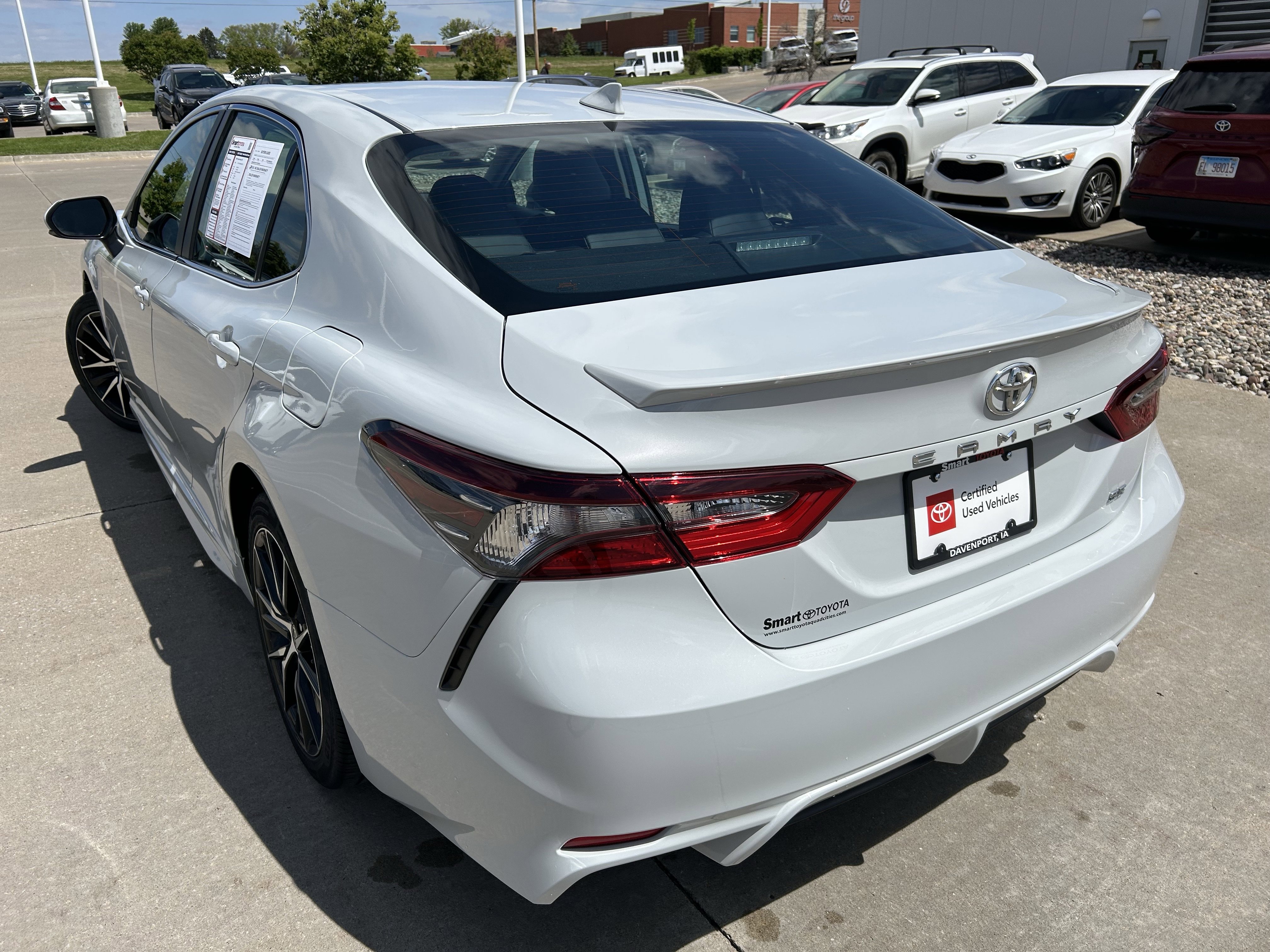 Used 2024 Toyota Camry SE FWD image 4