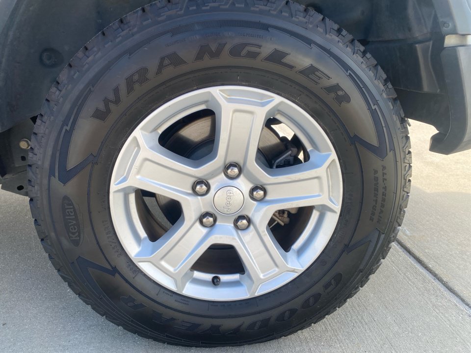 Used 2018 Jeep Wrangler Unlimited Sport S AWD/4WD image 26