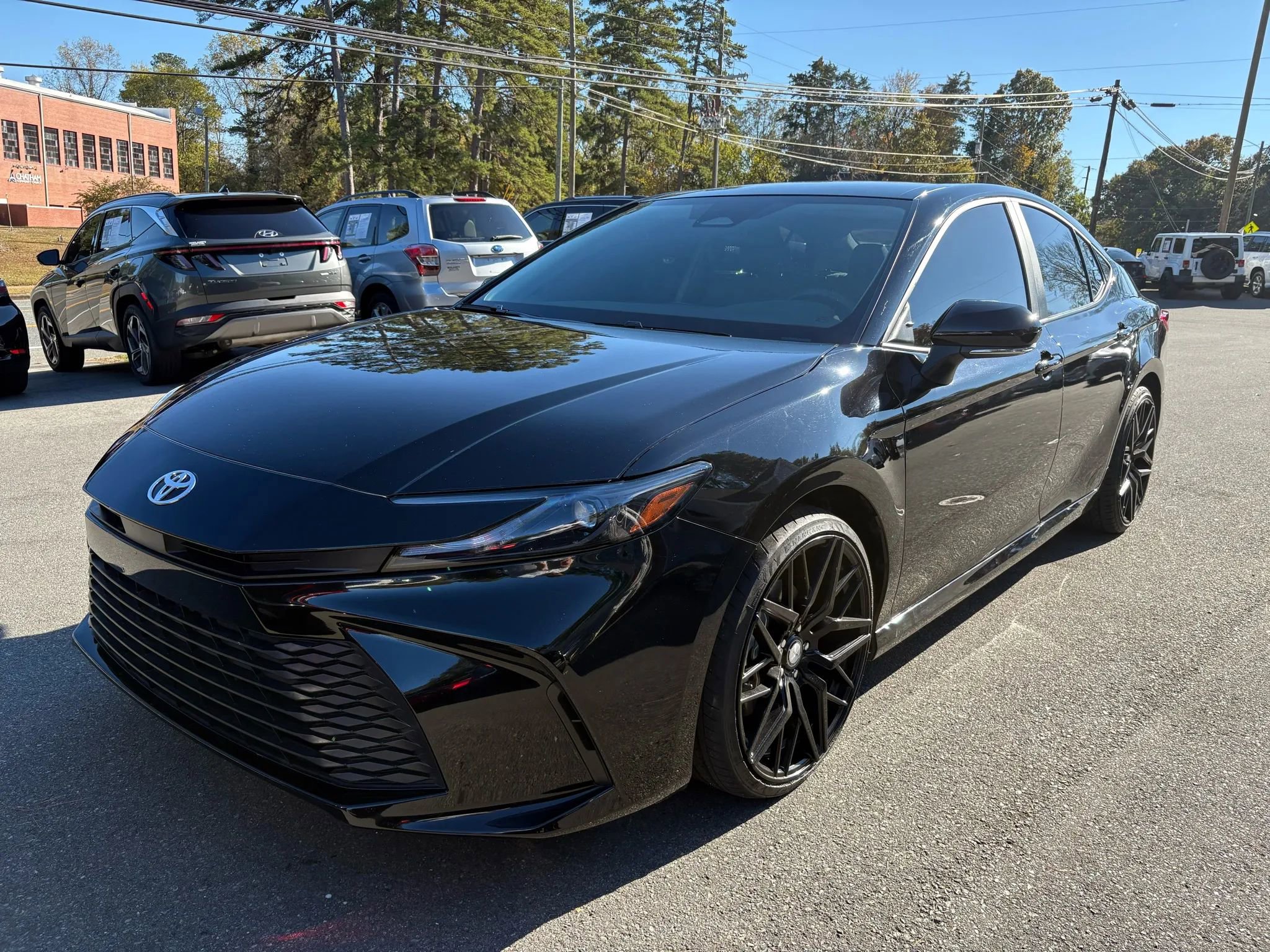 Used 2025 Toyota Camry LE image 1