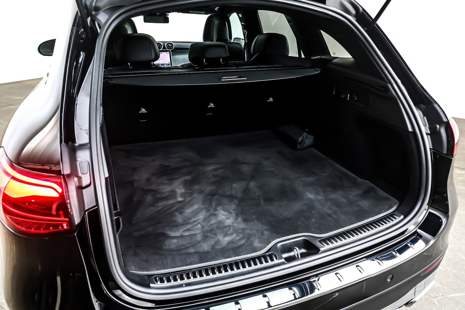 Used 2024 Mercedes-Benz GLC 300 image 24