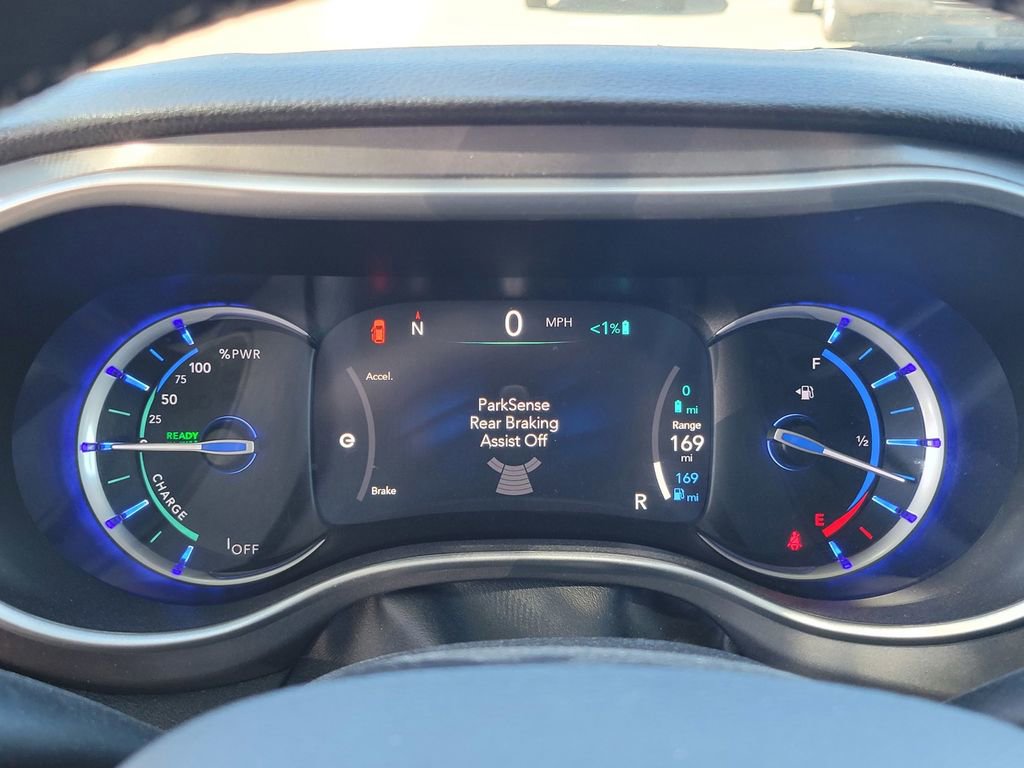 Used 2024 Chrysler Pacifica Select image 22