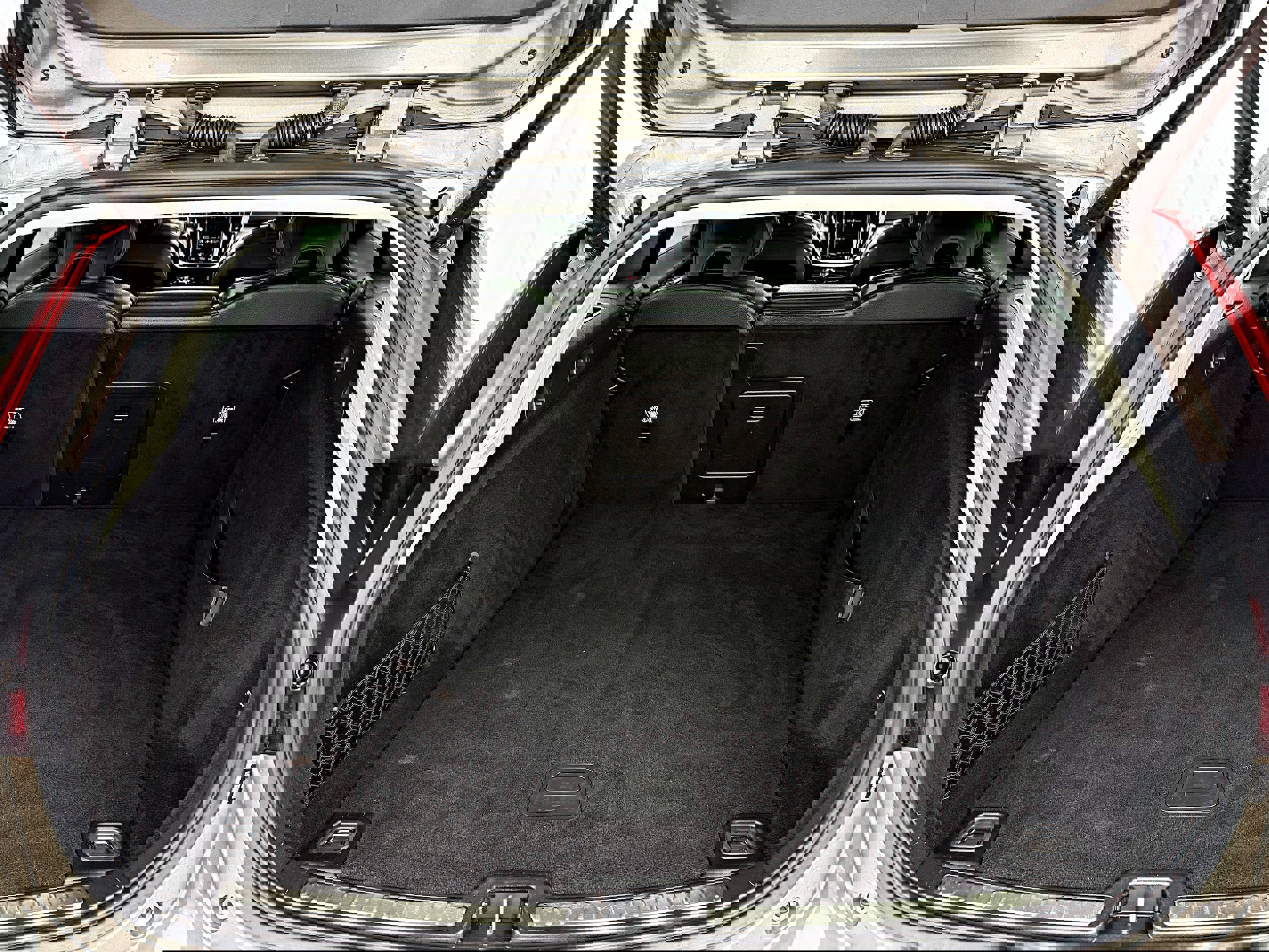 Used 2020 Volvo V60 T5 Cross Country image 37