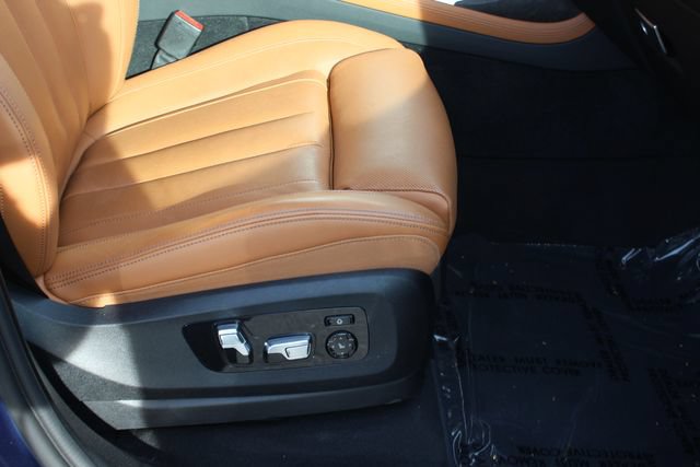 Used 2022 BMW X7 xDrive40i w/ Premium Package AWD/4WD image 38