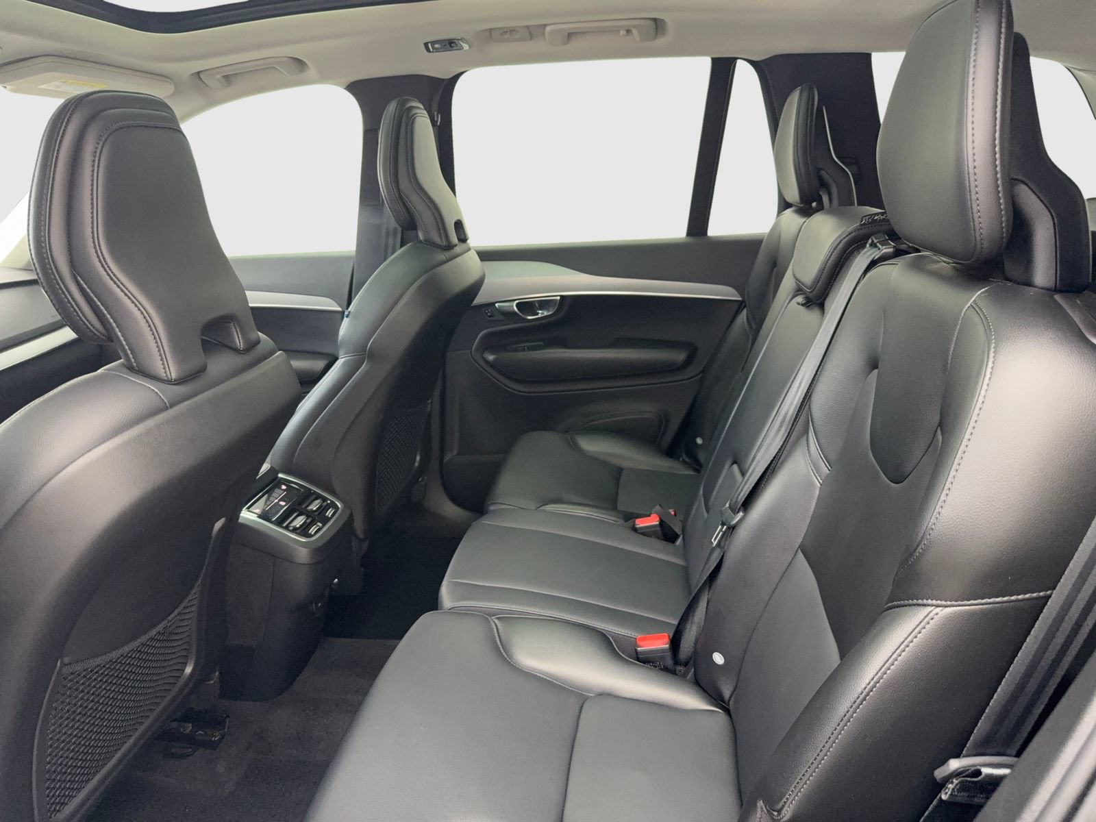 Used 2022 Volvo XC90 T5 Momentum AWD/4WD image 39