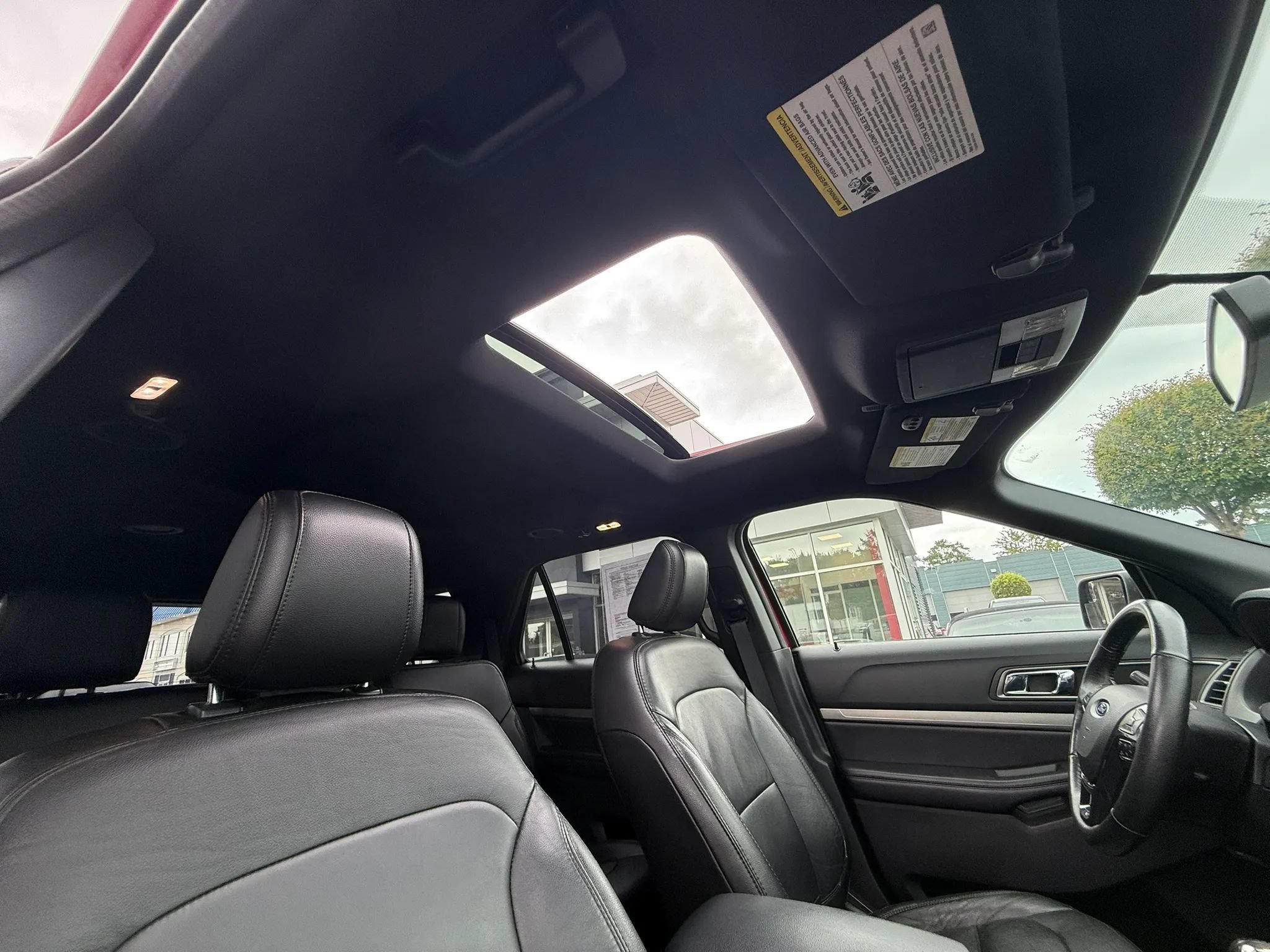 Used 2018 Ford Explorer XLT w/ Equipment Group 202A AWD/4WD image 35