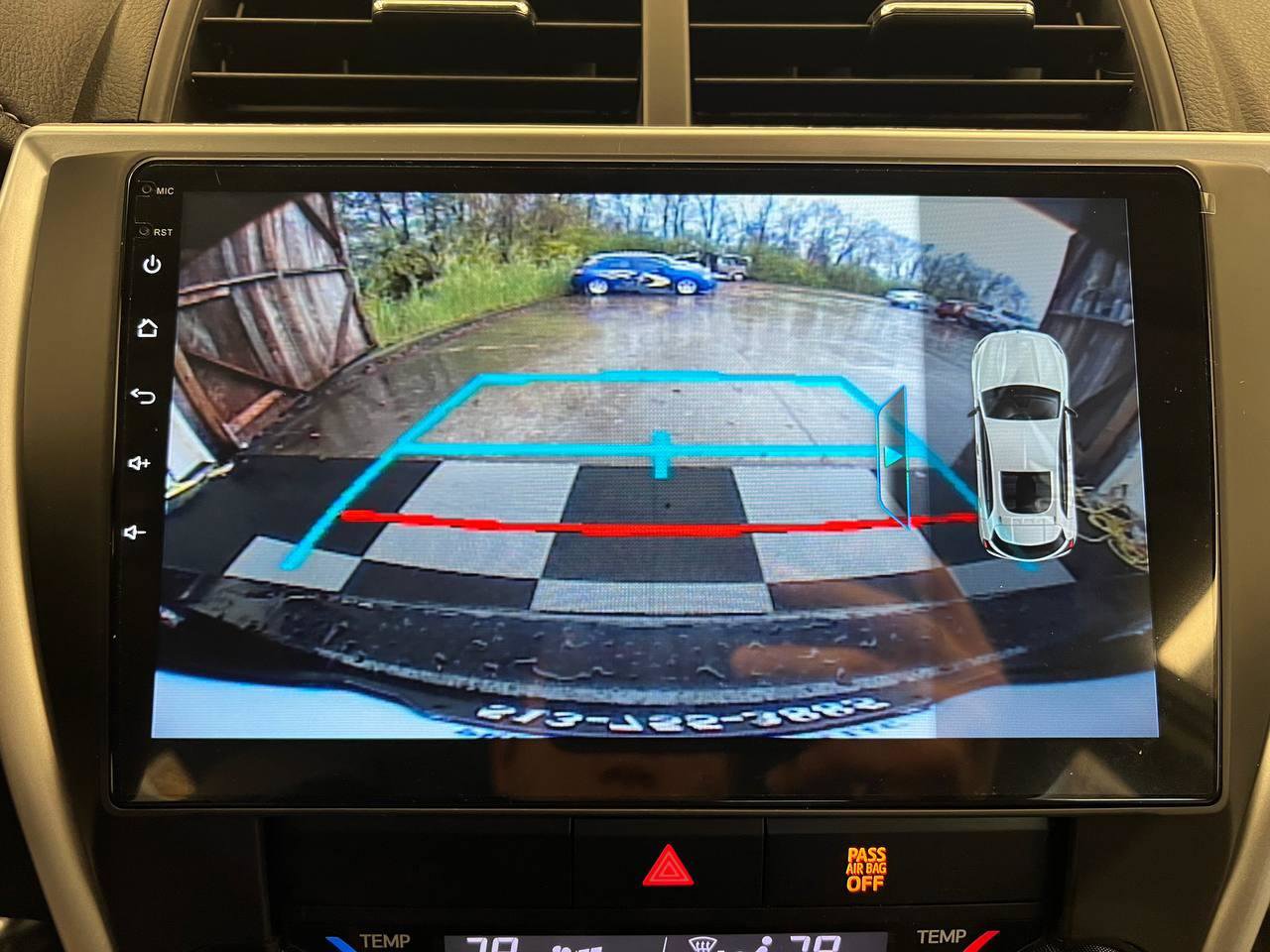 Used 2015 Toyota Camry SE w/ Moonroof Package FWD image 18