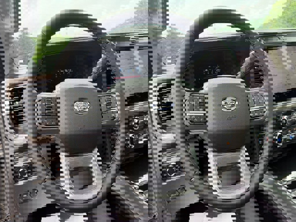 New 2025 Ford F250 Lariat w/ Lariat Ultimate Package image 18