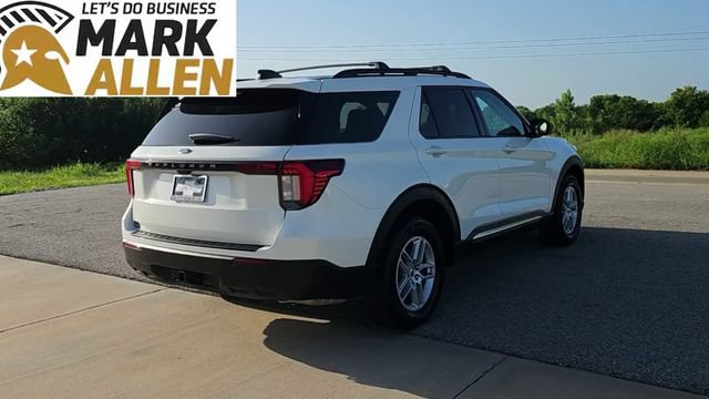 Used 2025 Ford Explorer Active AWD/4WD image 8