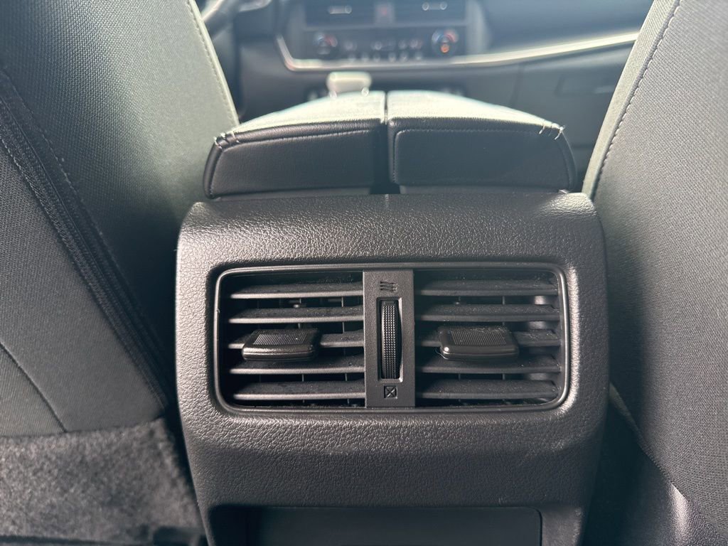 Used 2025 Nissan Rogue SV image 29