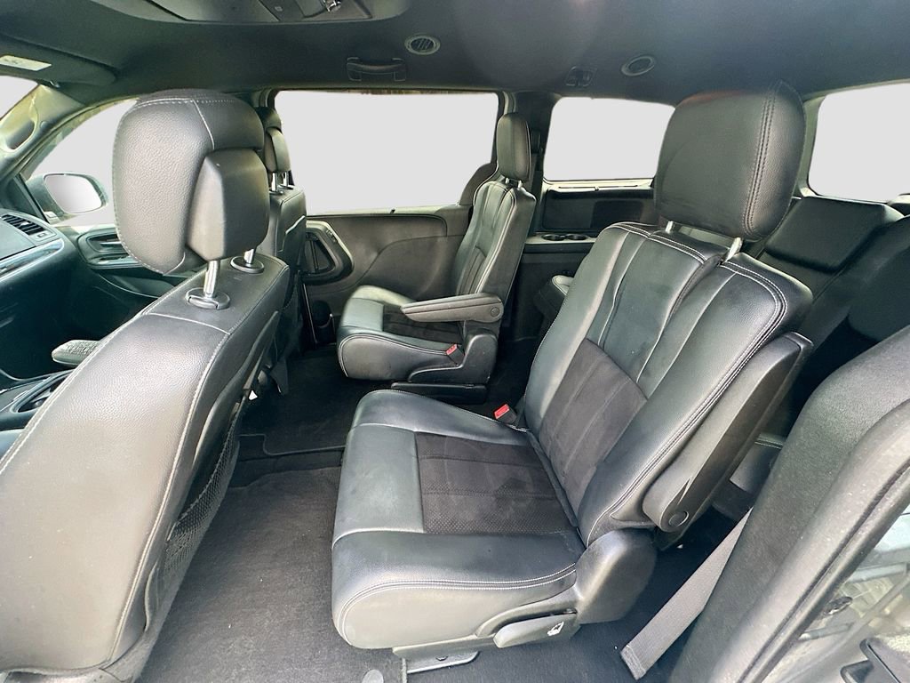 Used 2017 Dodge Grand Caravan SXT w/ Blacktop Package image 23