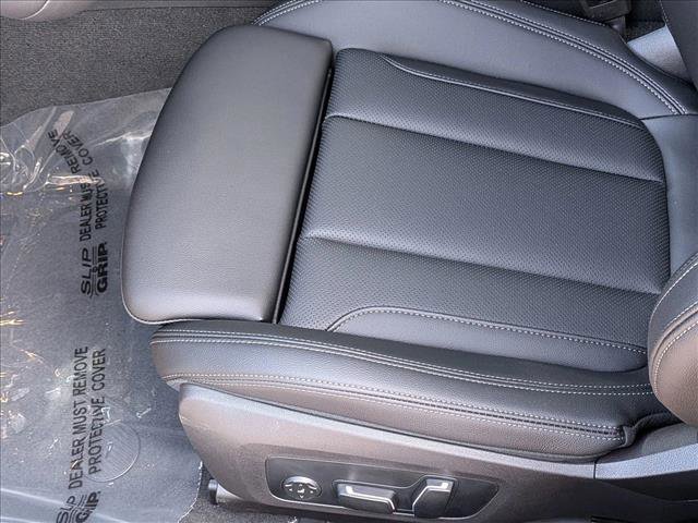 New 2026 BMW 330i xDrive Sedan w/ Premium Package image 4