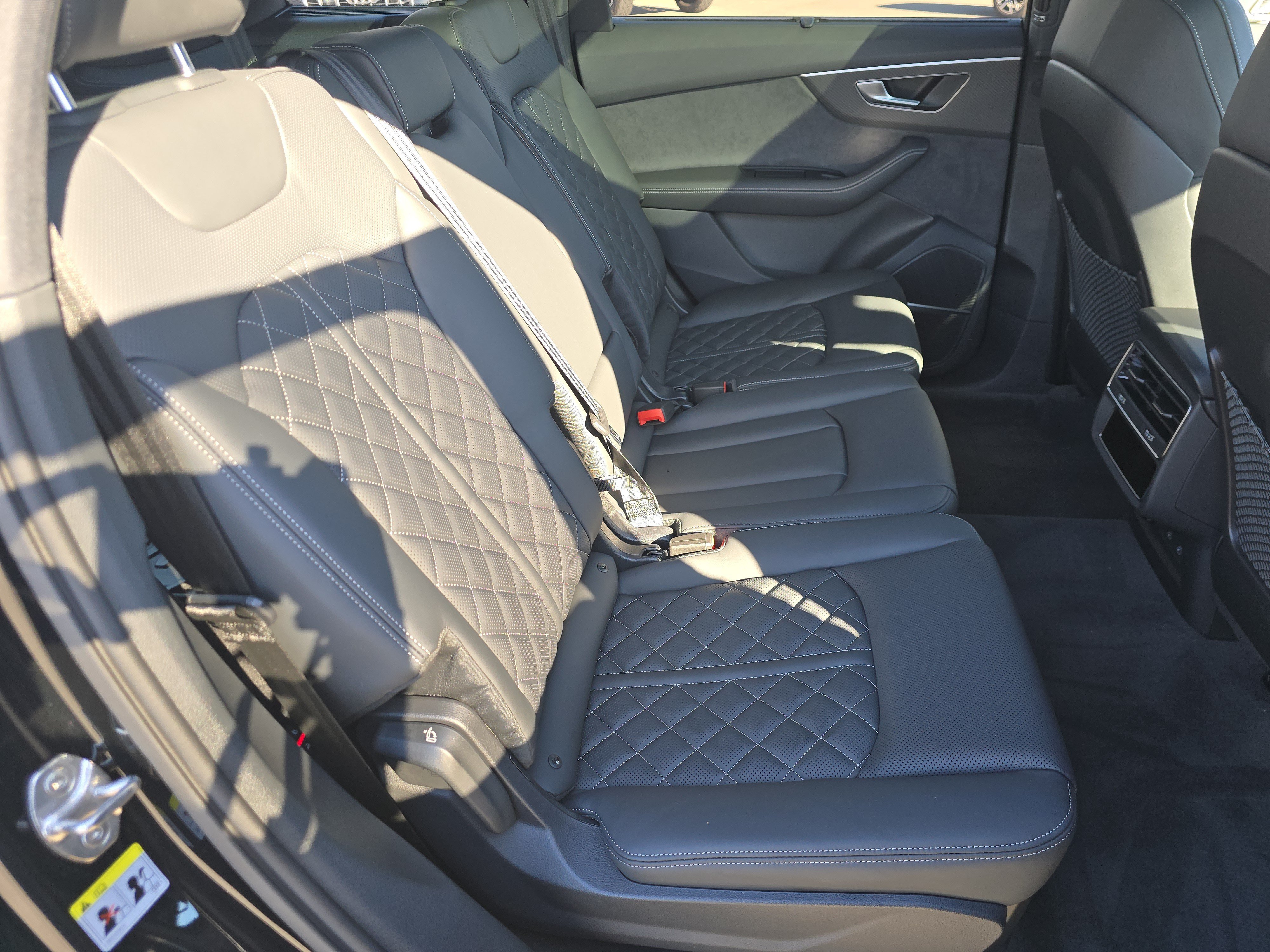 New 2026 Audi SQ7 Premium Plus AWD/4WD image 18
