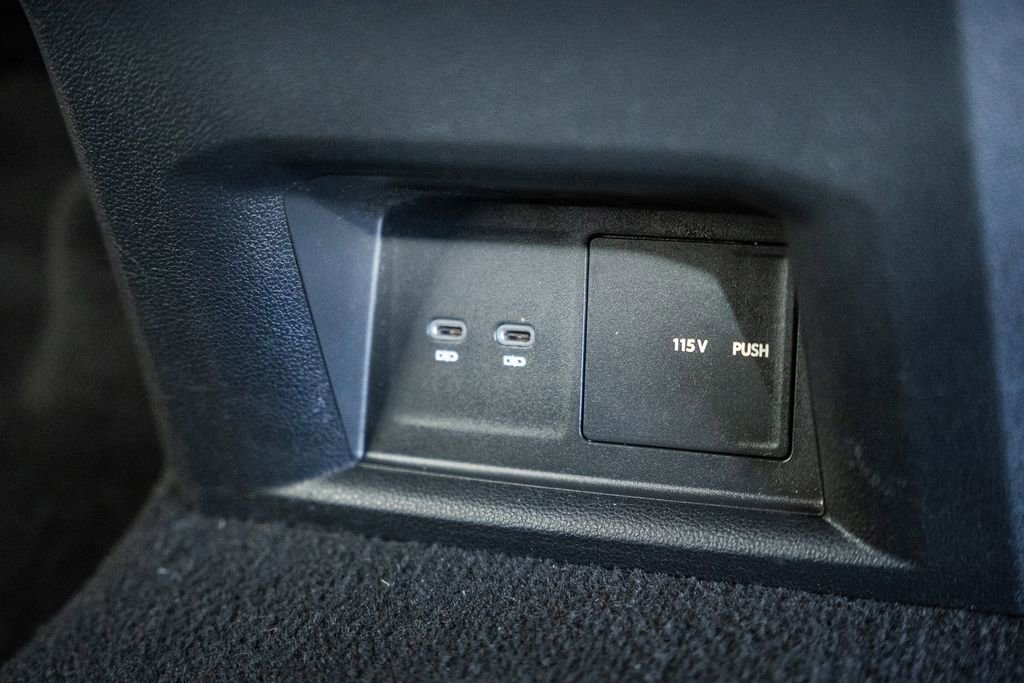 Used 2022 Volkswagen Atlas SE w/ Black Wheel Package image 32