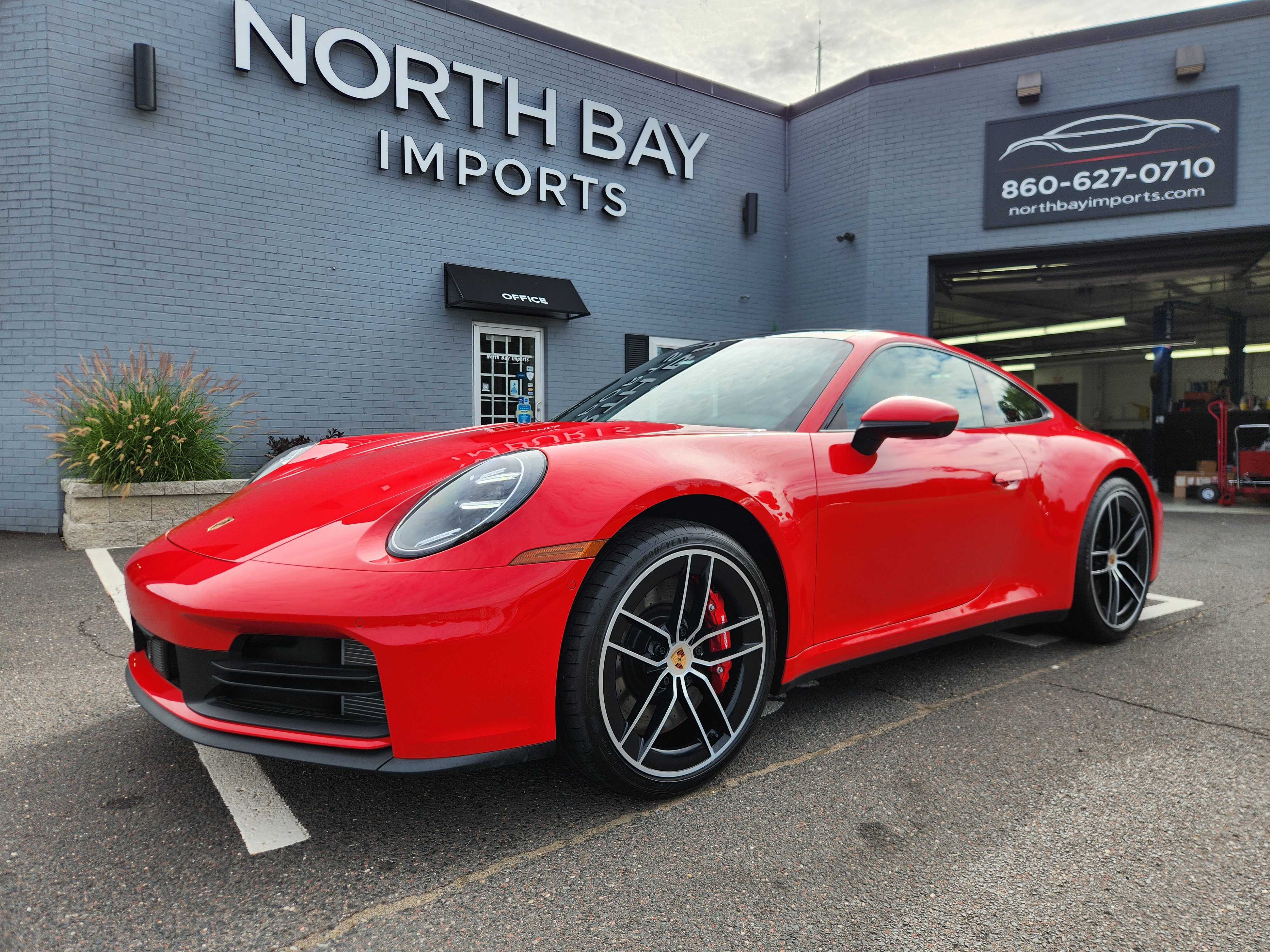 Used 2025 Porsche 911 Carrera S RWD image 13