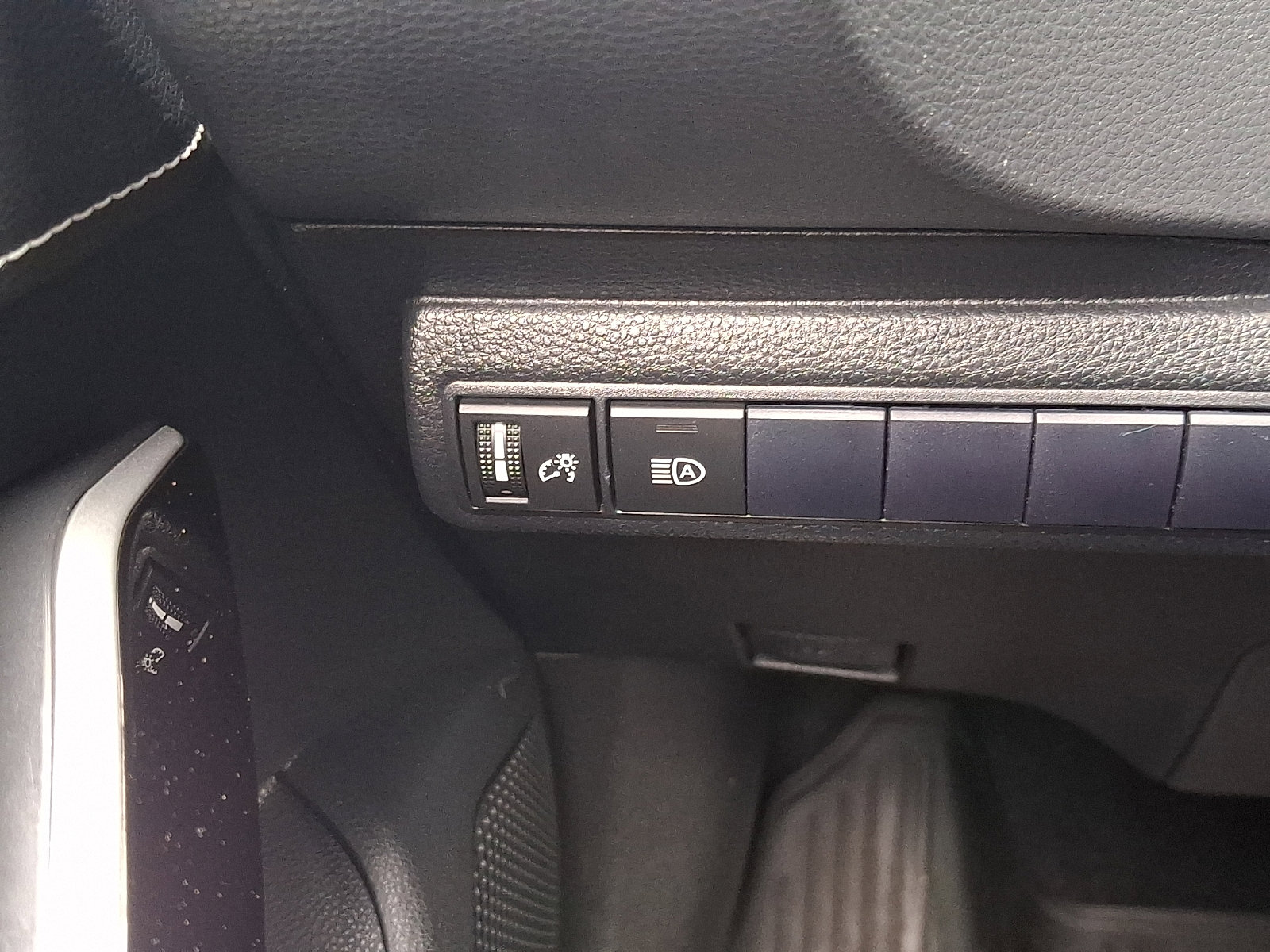 Used 2020 Toyota Corolla XSE w/ XSE Preferred Package image 24