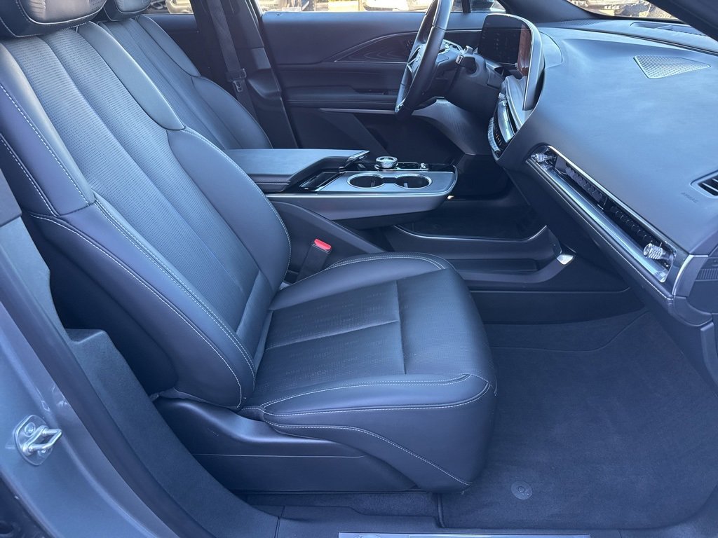 Used 2024 Cadillac Lyriq Luxury w/ LPO, Floor Liner Package image 25