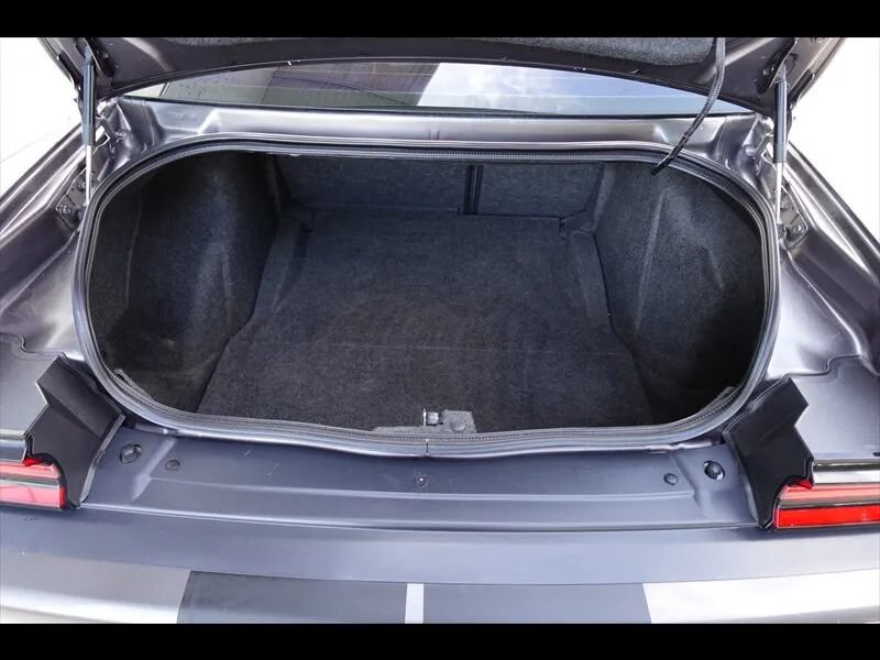 Used 2016 Dodge Challenger SRT RWD image 23