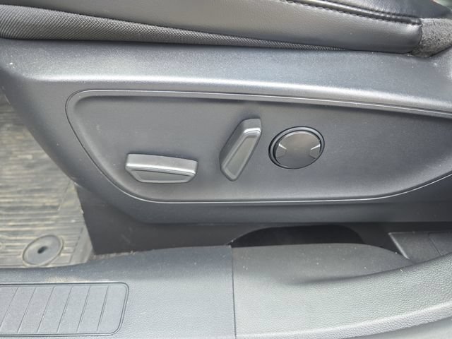 Certified 2024 Ford Escape ST-Line w/ Tech Pack #1 AWD/4WD image 17