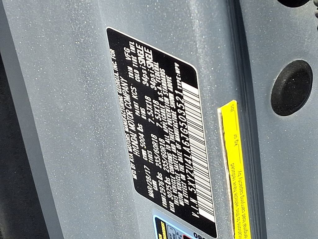 Used 2018 Hyundai Santa Fe Sport 2.0T w/ Cargo Package image 27