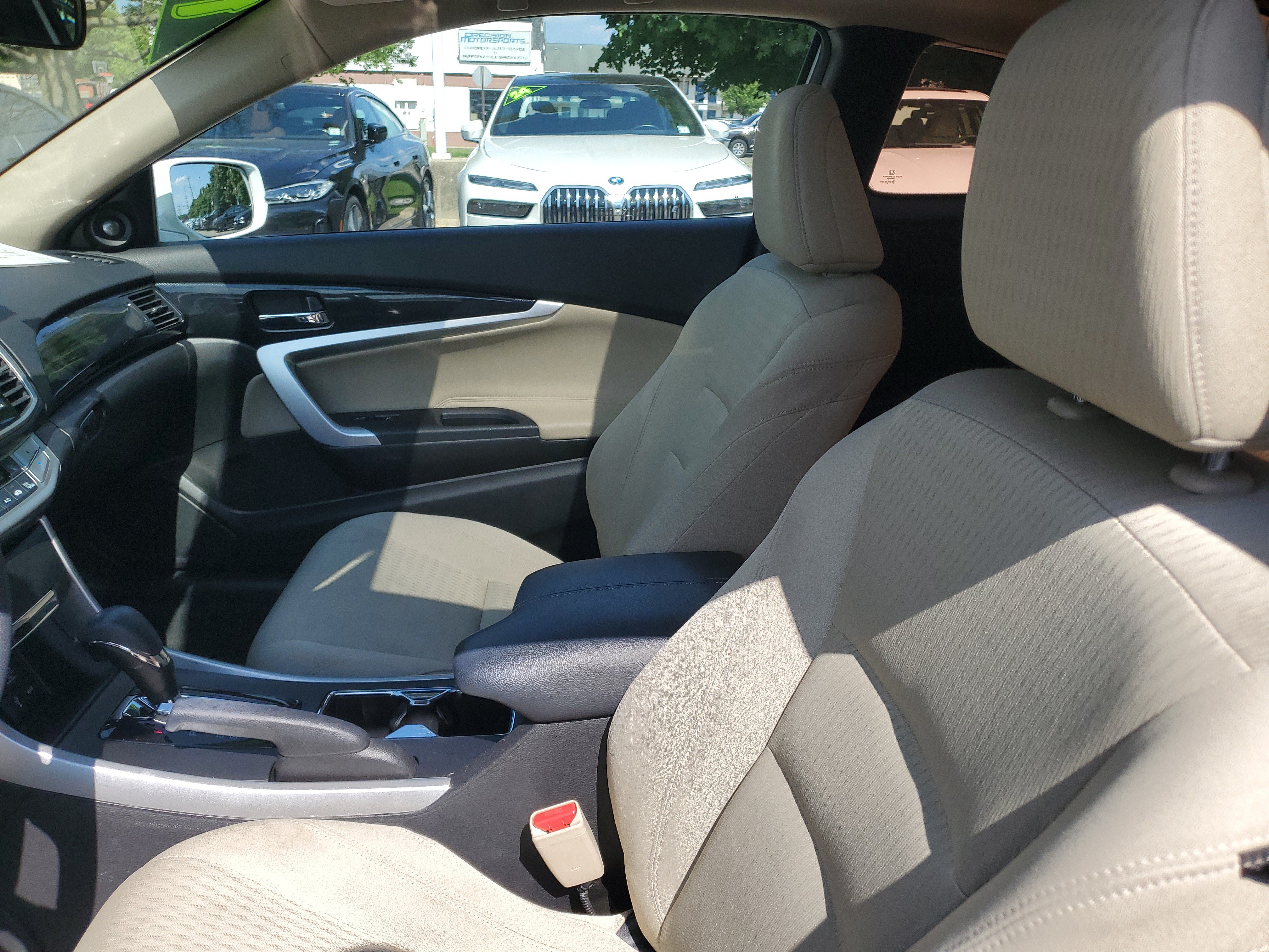 Used 2015 Honda Accord EX image 9