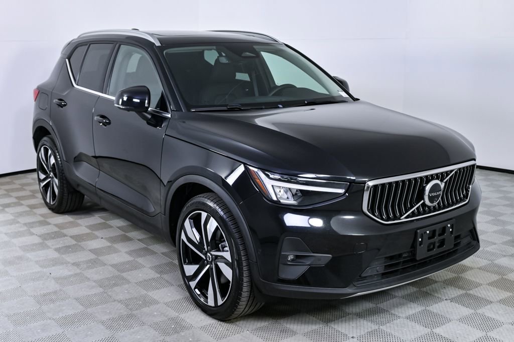Certified 2025 Volvo XC40 B5 Plus image 27