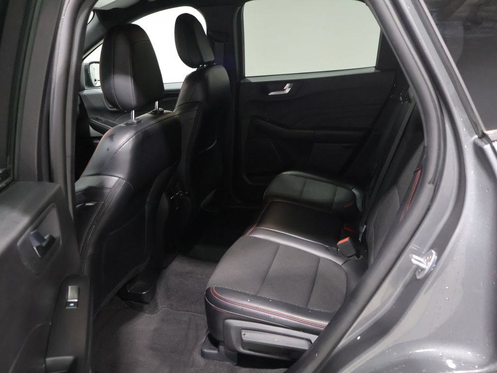 Used 2025 Ford Escape ST-Line Select AWD/4WD image 17