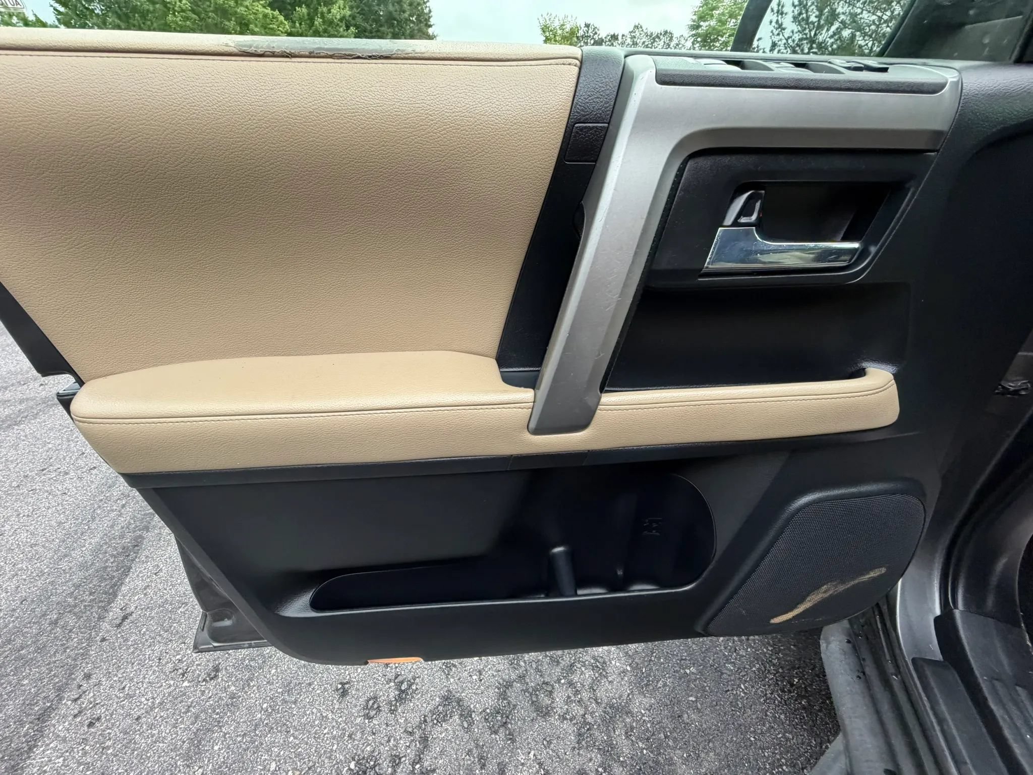 Used 2016 Toyota 4Runner SR5 AWD/4WD image 17