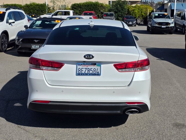 Used 2018 Kia Optima LX w/ 17" Alloy Wheels Package FWD image 5