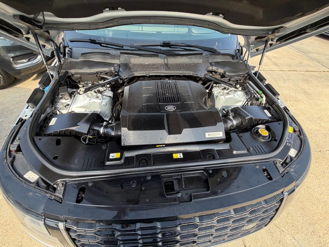 Used 2018 Land Rover Range Rover HSE AWD/4WD image 8