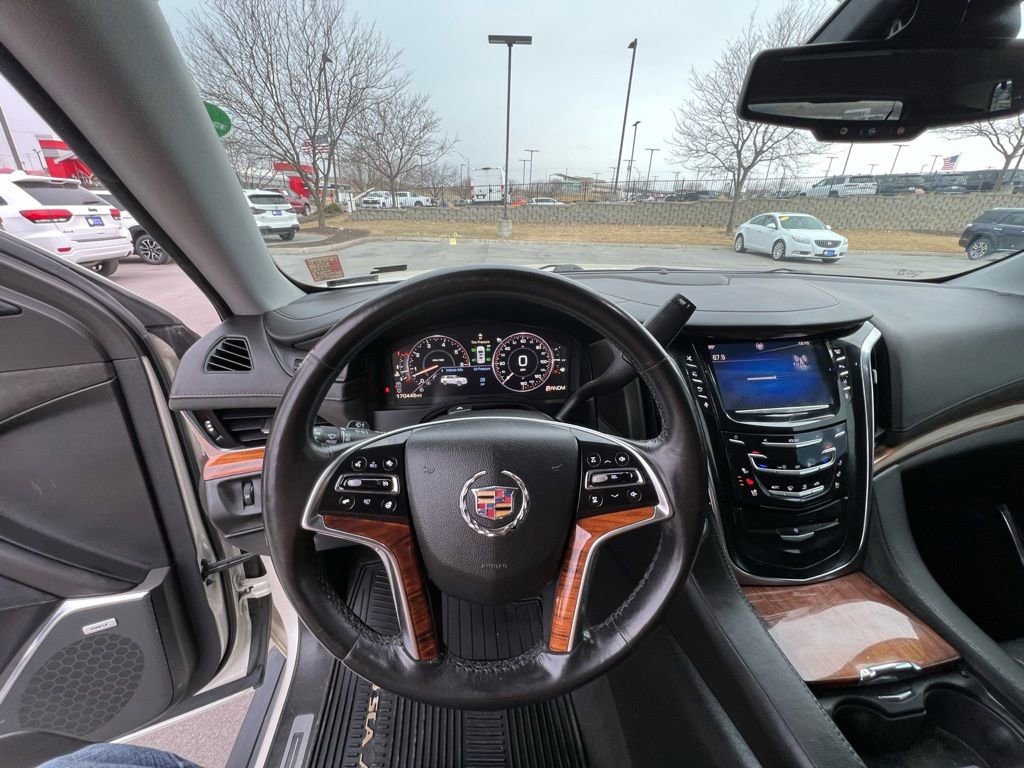 Used 2015 Cadillac Escalade Premium image 42