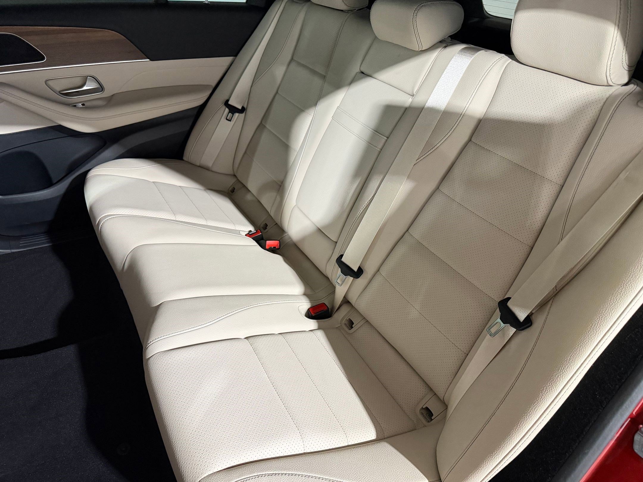 Used 2025 Mercedes-Benz GLE 450e 4MATIC image 12