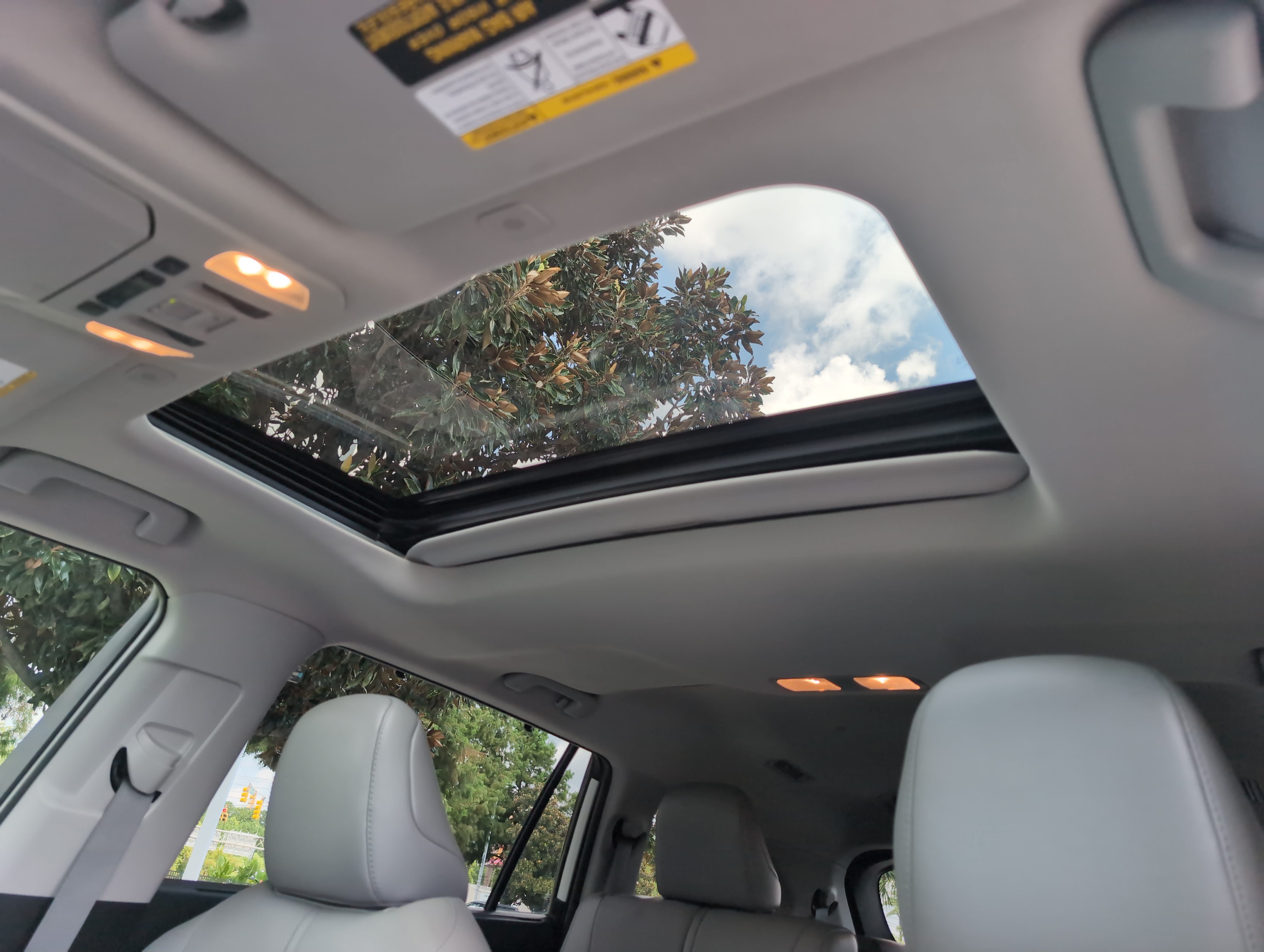 Used 2023 Toyota Highlander Limited FWD image 28