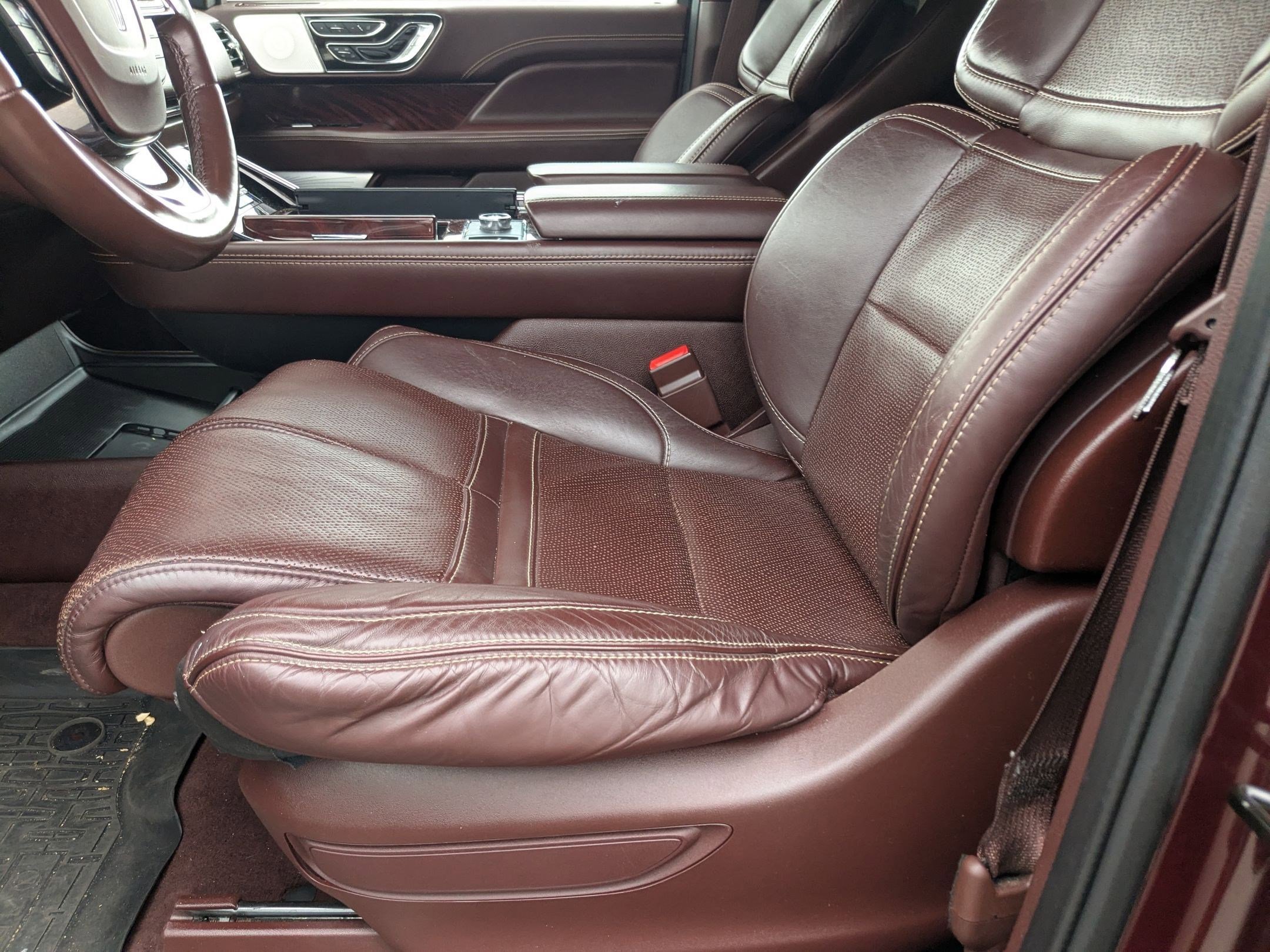 Used 2021 Lincoln Navigator Black Label w/ Cargo Convenience Package image 9