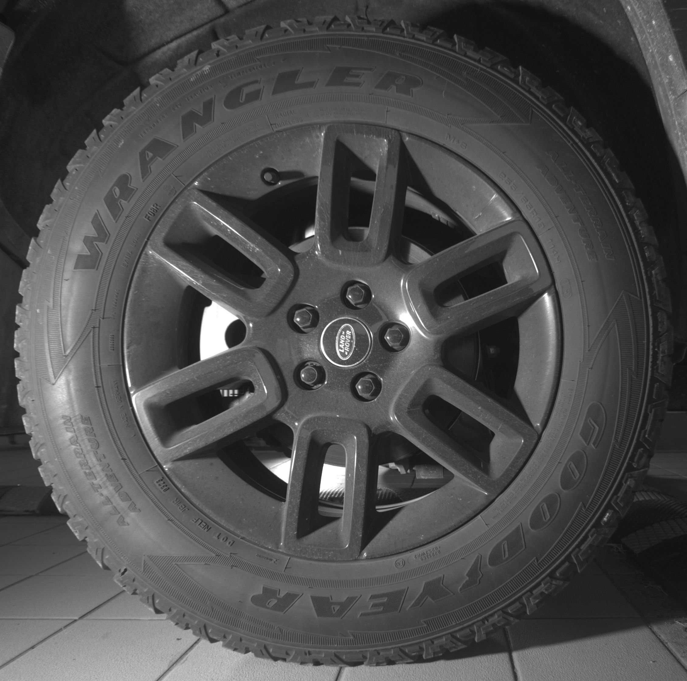 Used 2023 Land Rover Defender 110 S AWD/4WD image 28