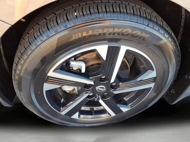 Used 2025 Nissan Sentra SV w/ Trunk Package FWD image 8