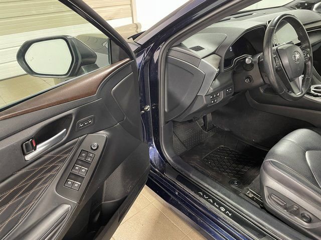 Used 2021 Toyota Avalon Limited w/ Advanced Safety Package FWD image 10