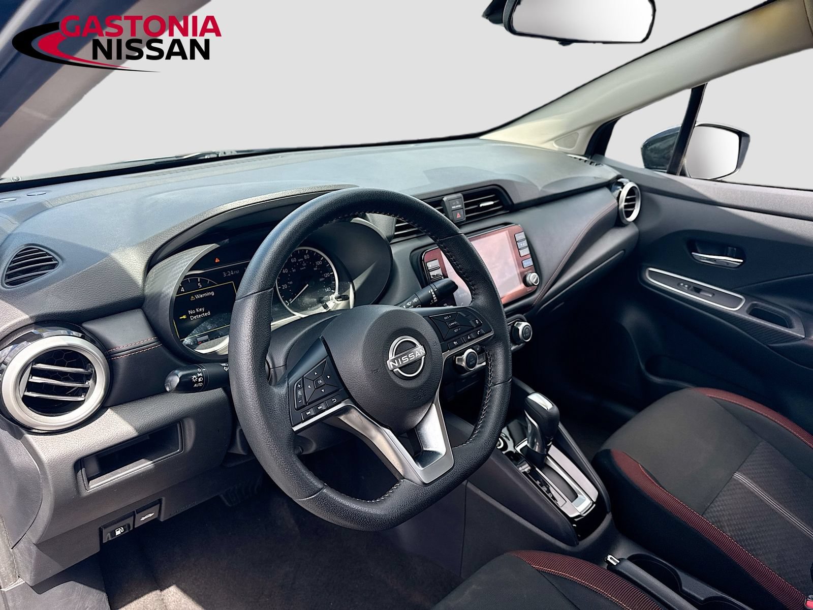 Used 2024 Nissan Versa SR FWD image 11