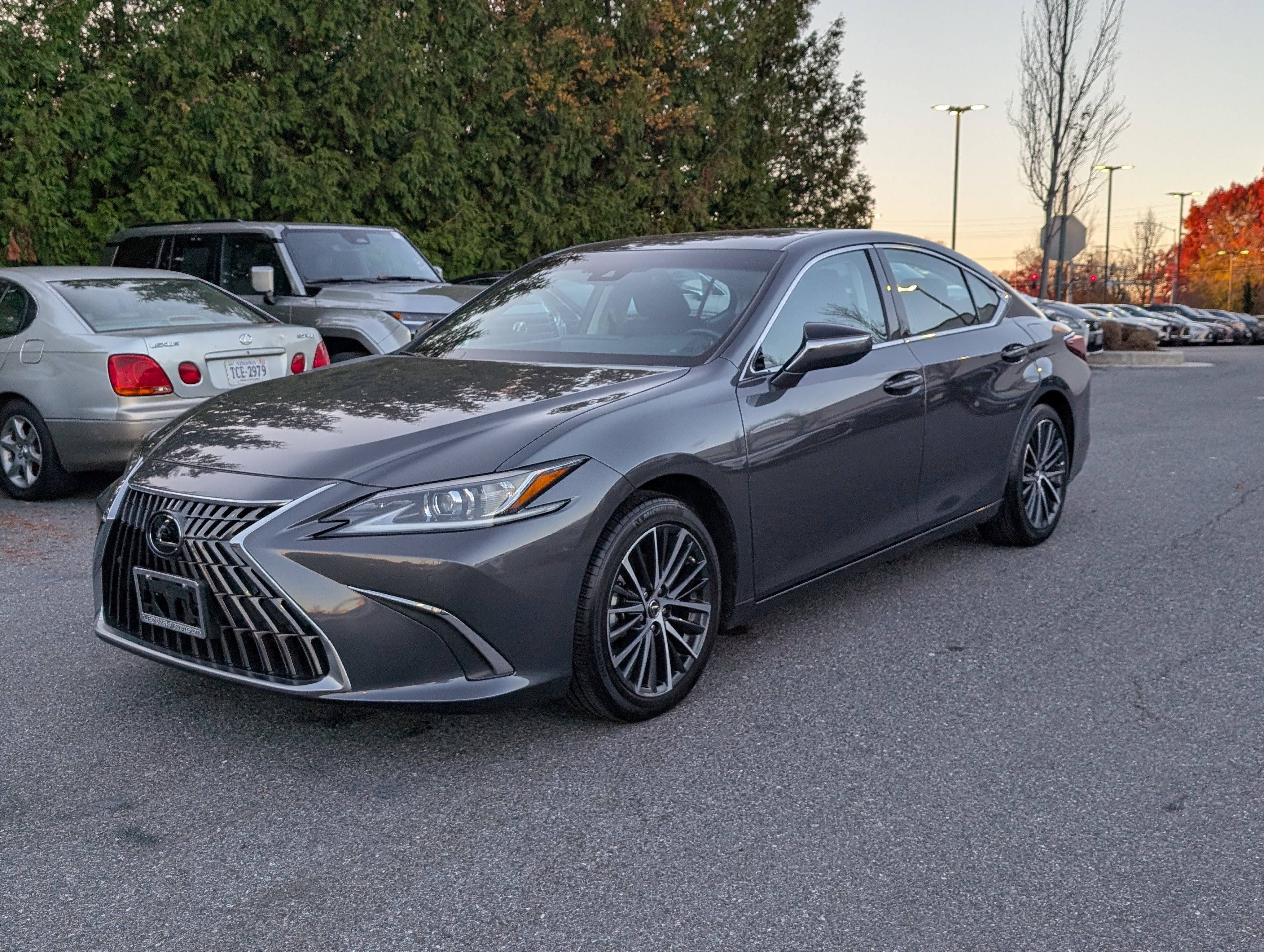 Certified 2025 Lexus ES 350 w/ Premium Package image 7