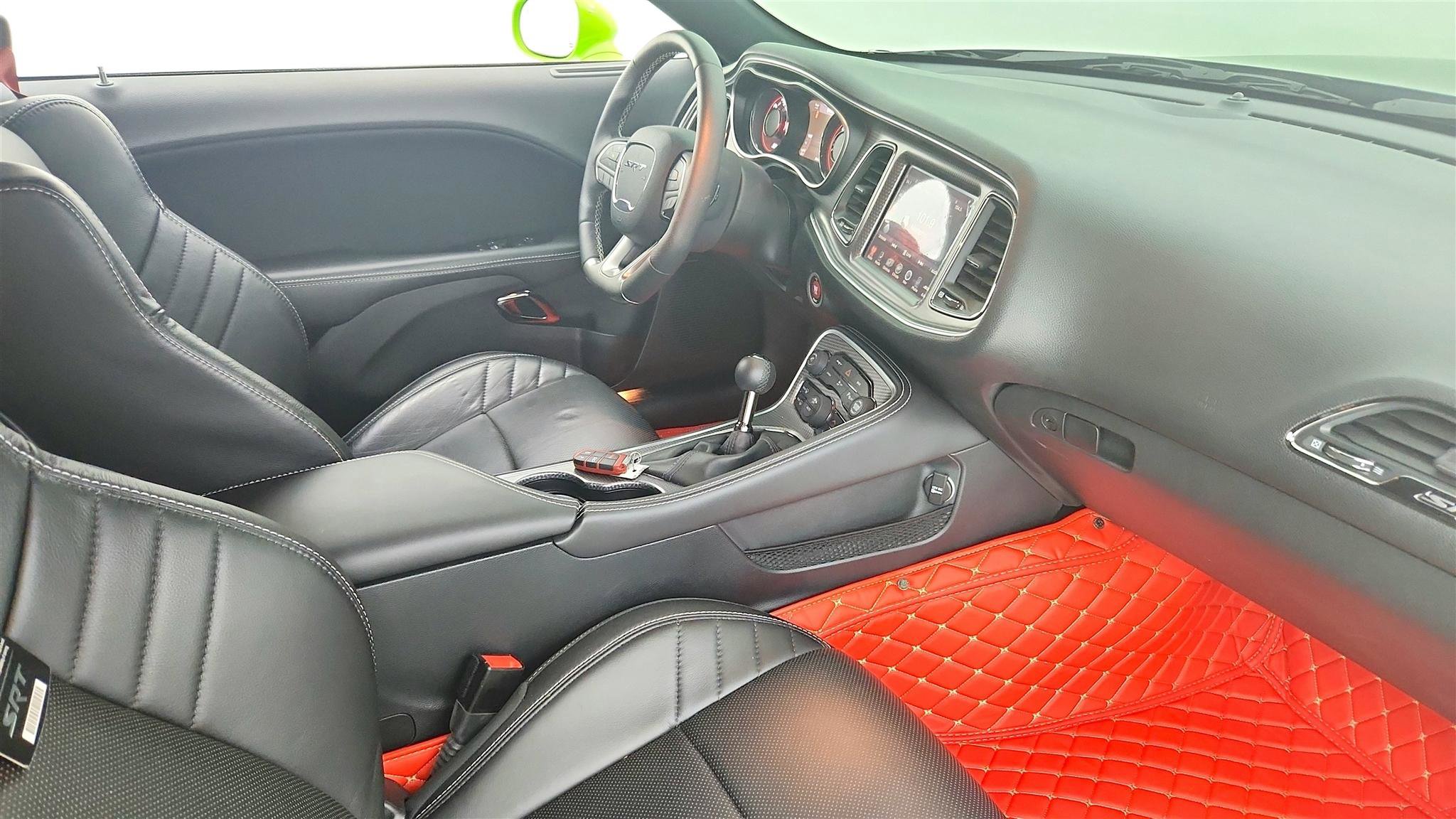 Used 2015 Dodge Challenger SRT Hellcat image 37