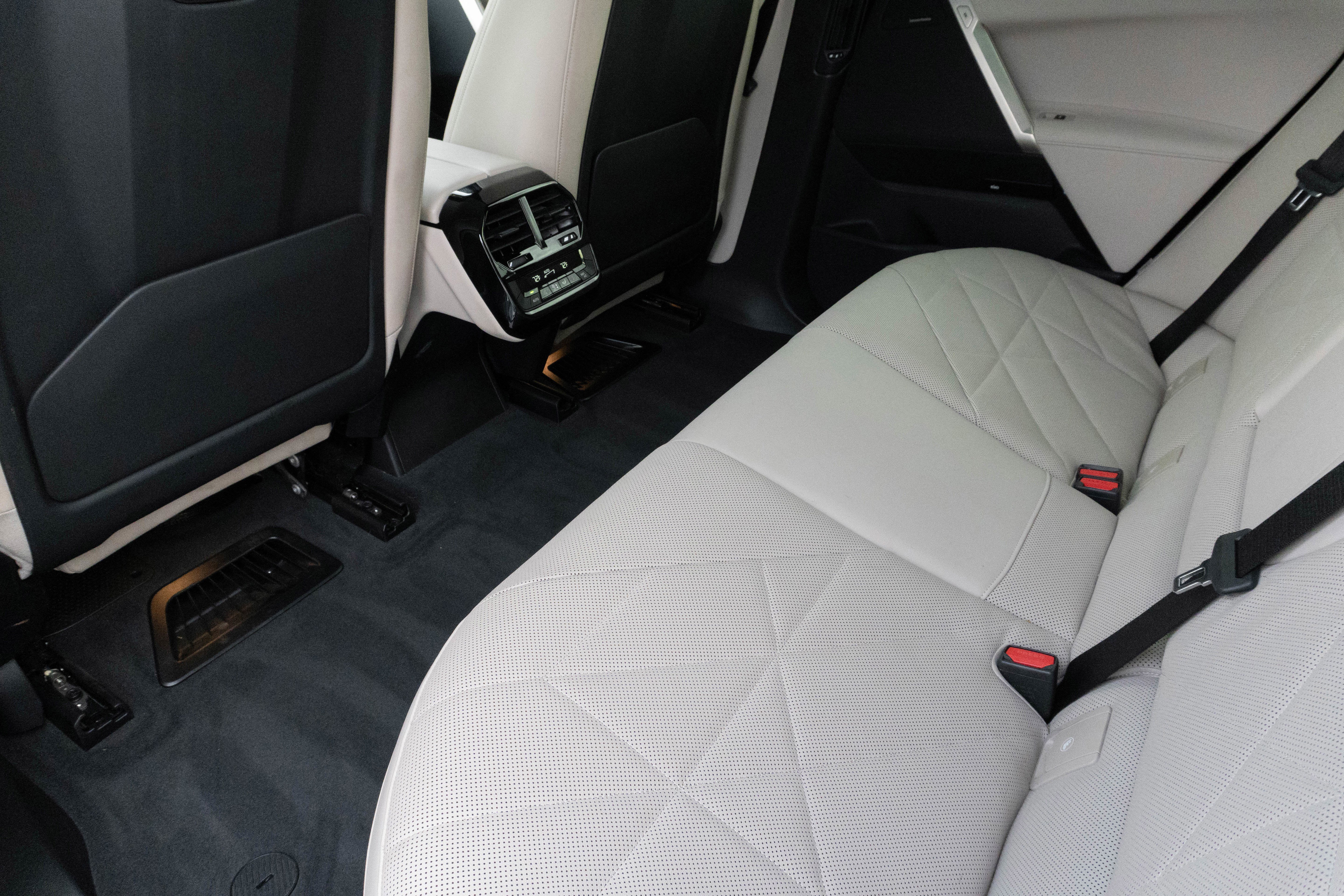 Certified 2024 BMW iX xDrive50 w/ Sport Package image 33