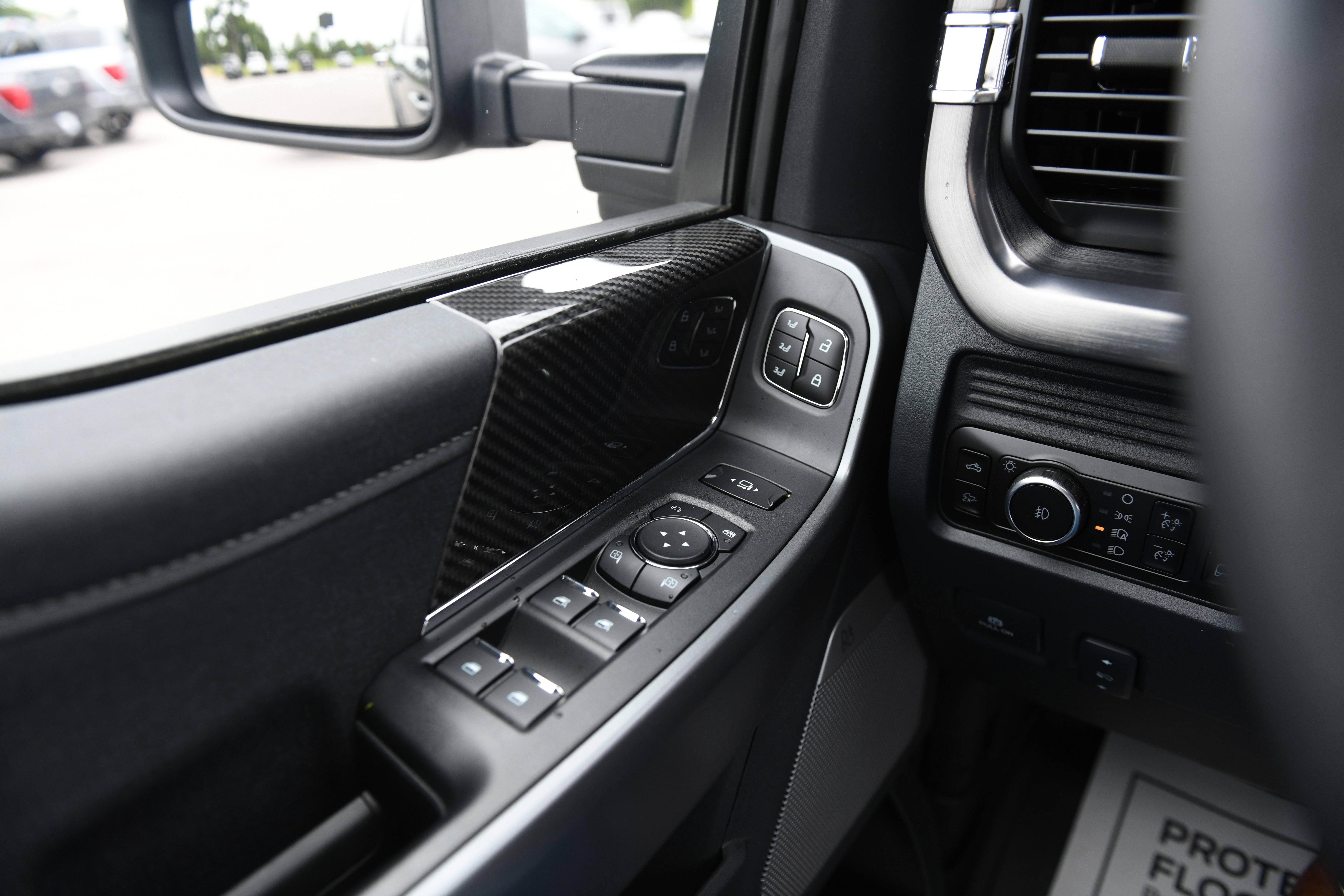 New 2026 Ford F250 Lariat w/ Black Appearance Package AWD/4WD image 28